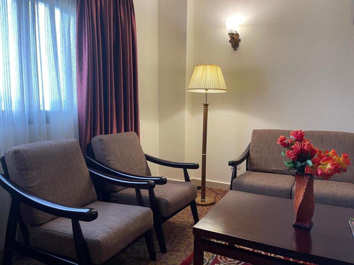 Boulevard Palace Hotel Monrovia Eksteriør billede