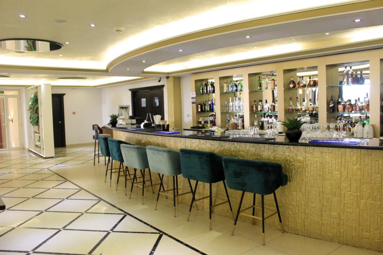 Boulevard Palace Hotel Monrovia Eksteriør billede