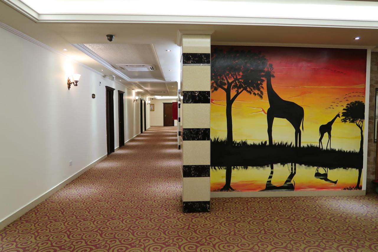 Boulevard Palace Hotel Monrovia Eksteriør billede