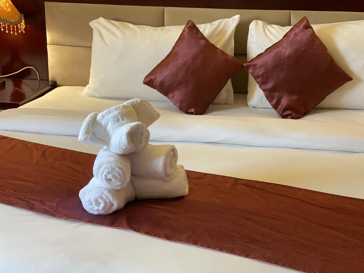 Boulevard Palace Hotel Monrovia Eksteriør billede
