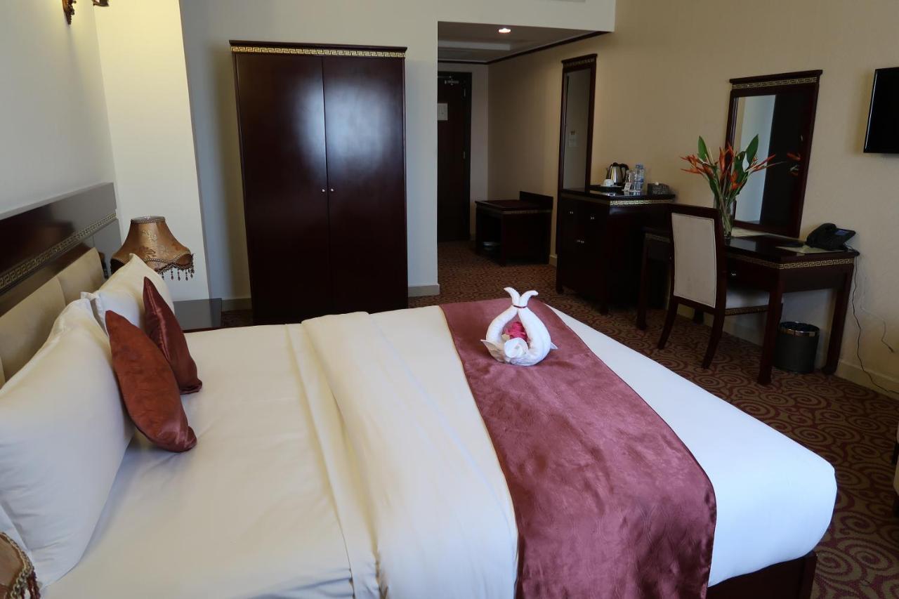 Boulevard Palace Hotel Monrovia Eksteriør billede