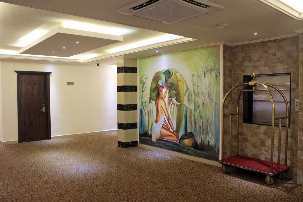 Boulevard Palace Hotel Monrovia Eksteriør billede