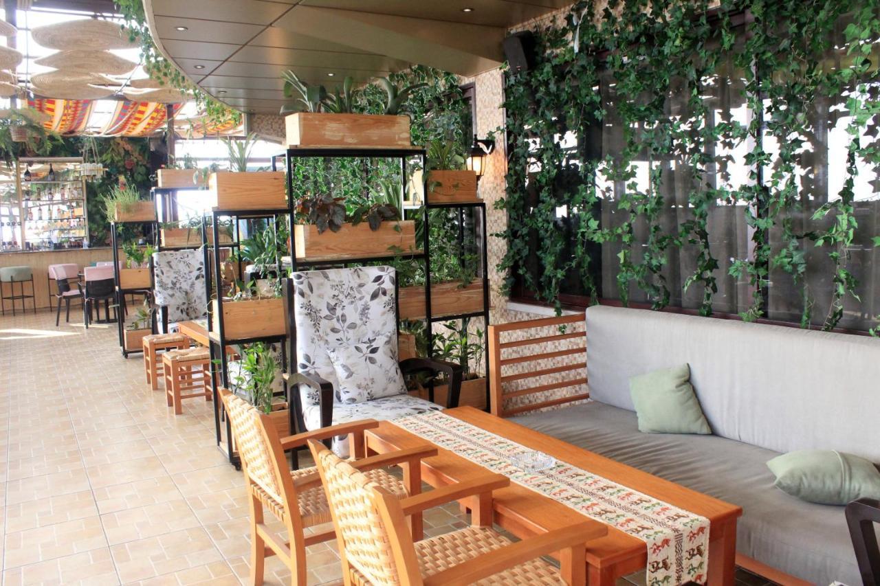 Boulevard Palace Hotel Monrovia Eksteriør billede