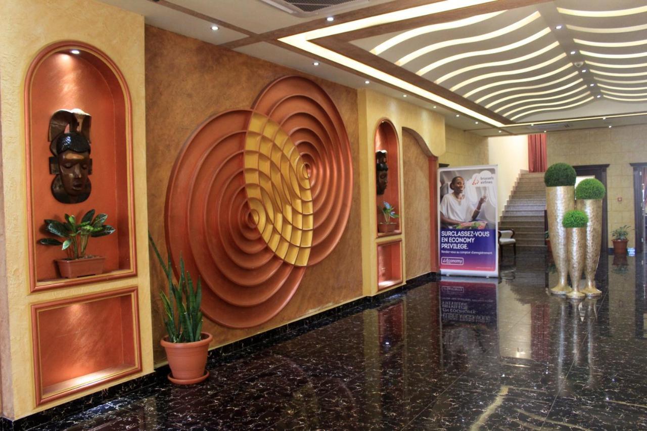 Boulevard Palace Hotel Monrovia Eksteriør billede