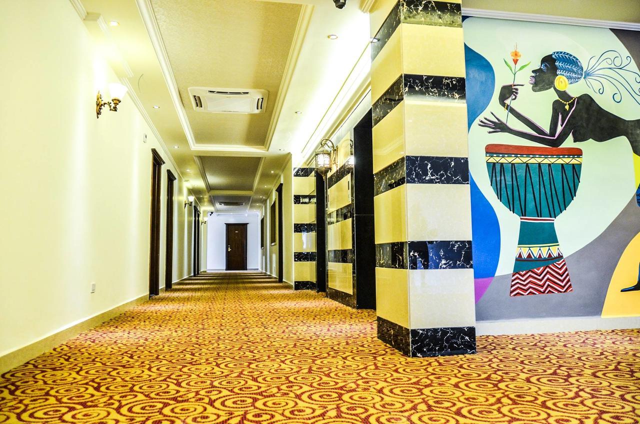 Boulevard Palace Hotel Monrovia Eksteriør billede