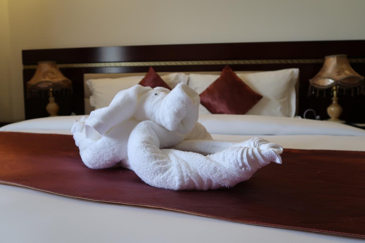 Boulevard Palace Hotel Monrovia Eksteriør billede
